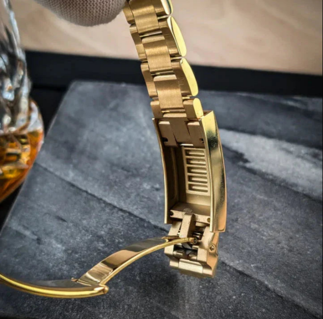 Seiknaut Submariner | Gold Blue