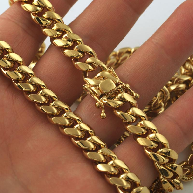 Differences Between Miami Cuban Link Chain and Curb-Link Chain
