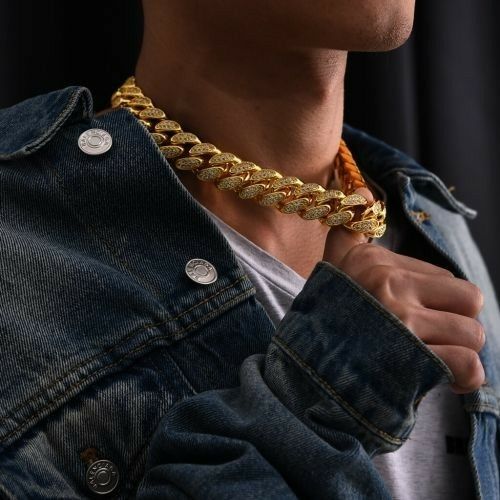 We've collected 10 of our most popular gold chains for men, so take a gander.