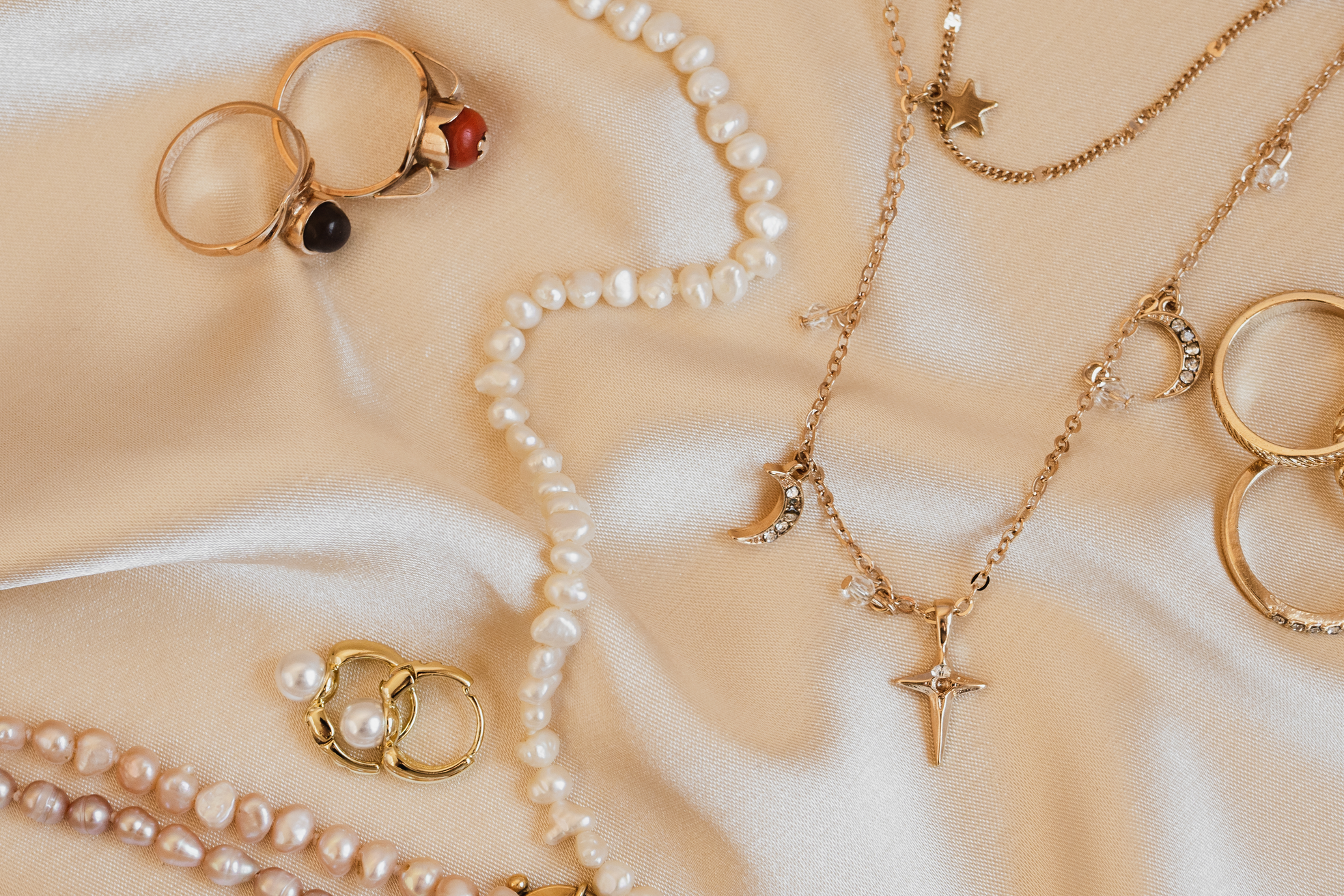 How to Clean Your Jewelry at Home Without a Professional
