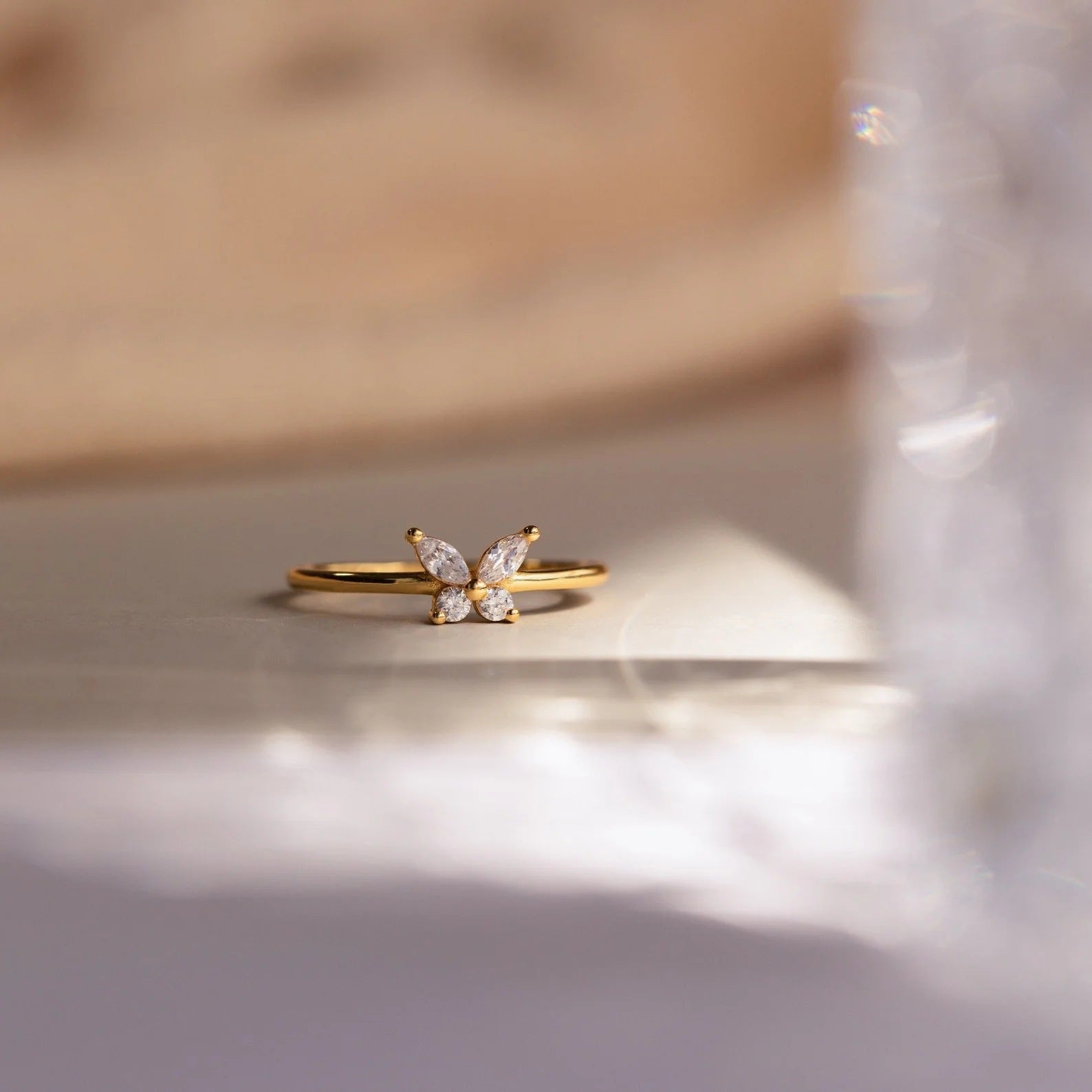 Full-diamond butterfly stainless steel temperament Ring