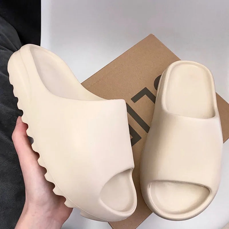 Yeezus Slides Beige / 46-47