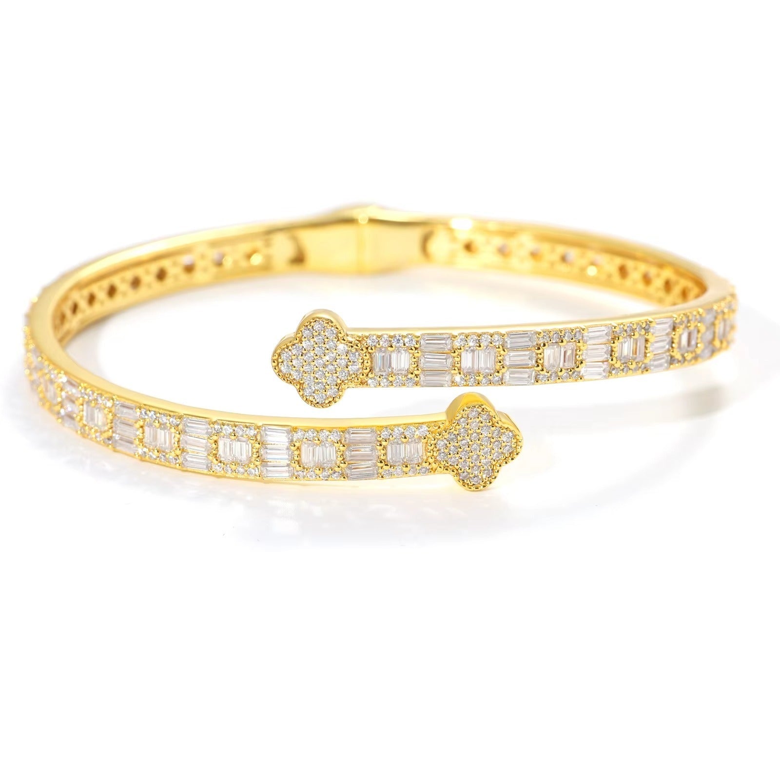 VVS Jewelry 925 Sterling Silver Moissanite Four Leaf Clover Bangle