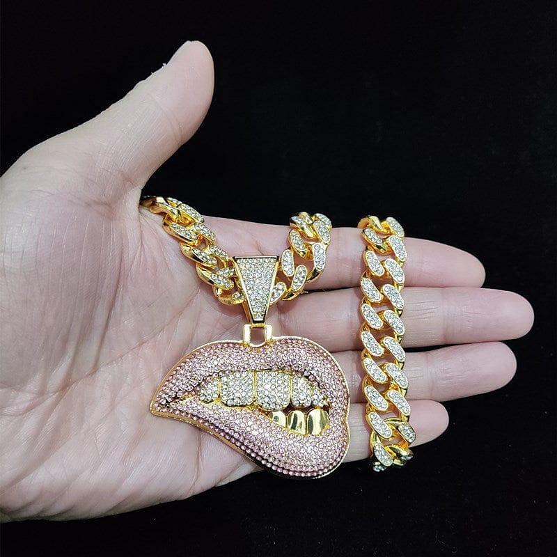 VVS Jewelry hip hop jewelry Fully Iced Out Pink Biting Lip Cuban Pendant Chain